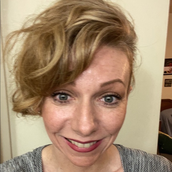 Meet your Posher, Kasey - Picture 2 of 2